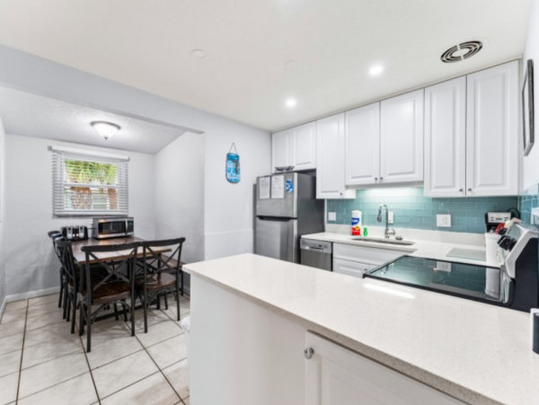 Lovely Three Bedroom Vacation Rental in Siesta Key